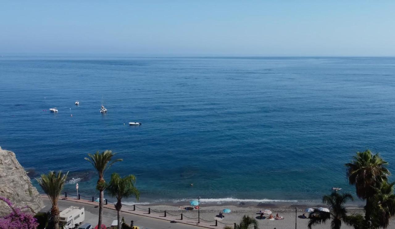 Espectacular Casa En La Playa Con Piscina Privada Villa Almuñécar Kültér fotó